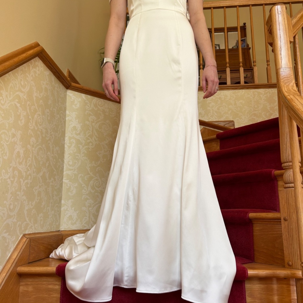 Jenny Yoo Wedding Gown NWT- Ivory Satin Size 6 - Picture 11 of 16